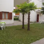 Flat For 6 Guests With Private Garden *