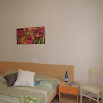 Flat For 6 Guests With Private Garden Lägenhet Bibione