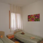 Flat For 6 Guests With Private Garden Lägenhet *