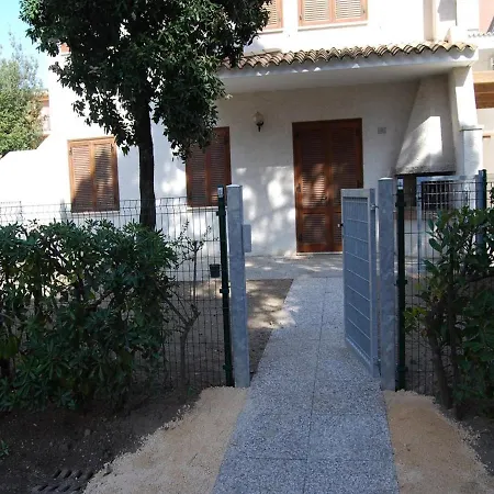 Lägenhet Flat For 6 Guests With Private Garden *