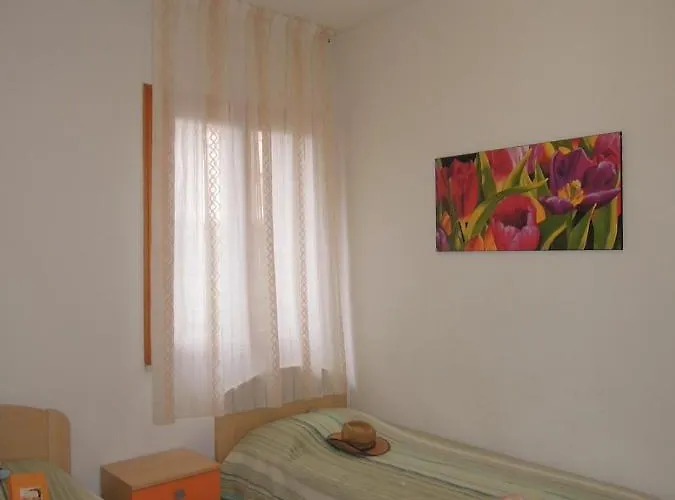 Flat For 6 Guests With Private Garden Appartement