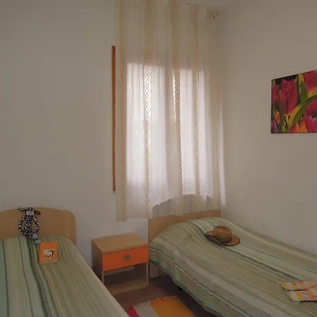 Appartement Flat For 6 Guests With Private Garden